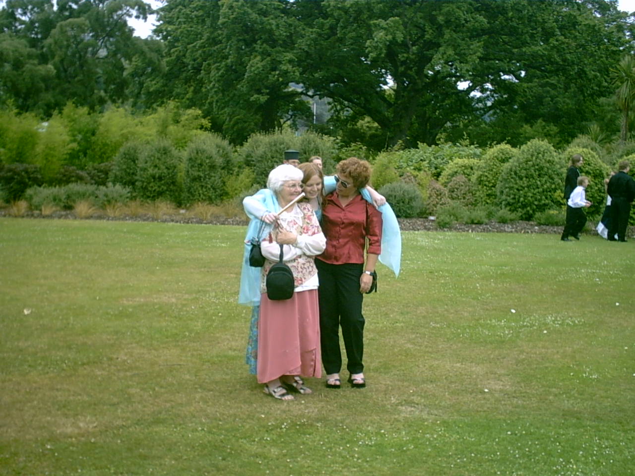 Kiesanowski and Kerdemelidis wedding trip/3_Garden_Photos/IMG00011.JPG